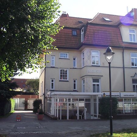 Appartement & Ferienwohnungen Thiess Росток Екстер'єр фото