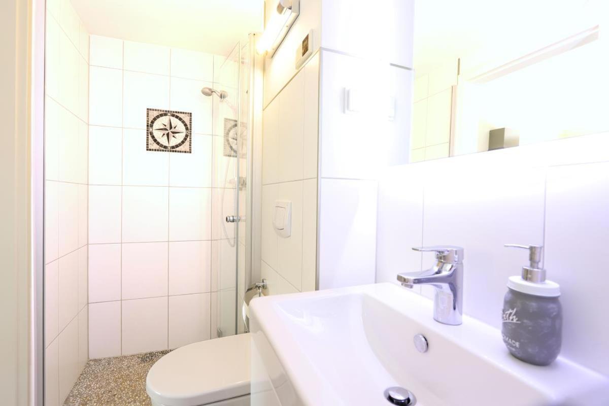 Appartement & Ferienwohnungen Thiess Росток Екстер'єр фото